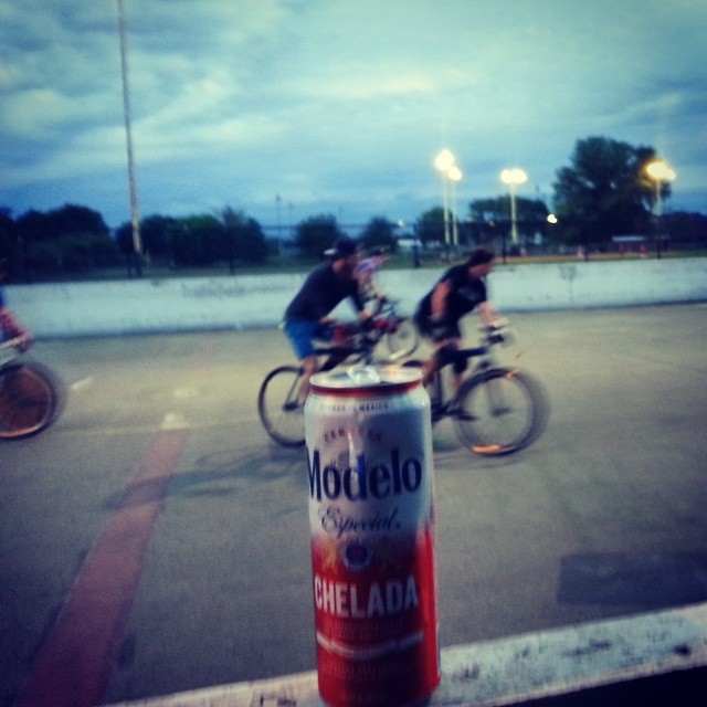 #noobnight #bikepolo #bostonbikepolo #chelada #lakings #gokingsgo #nhl